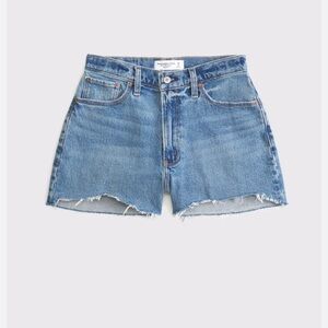 Abercrombie the 4” mom short high rise